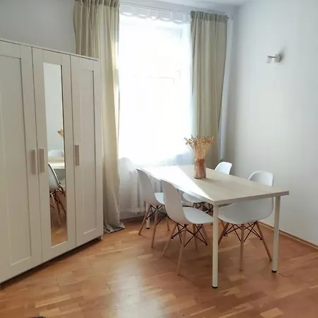 Apartament Kamienica 55 Centrum Gdyni * Гдыня