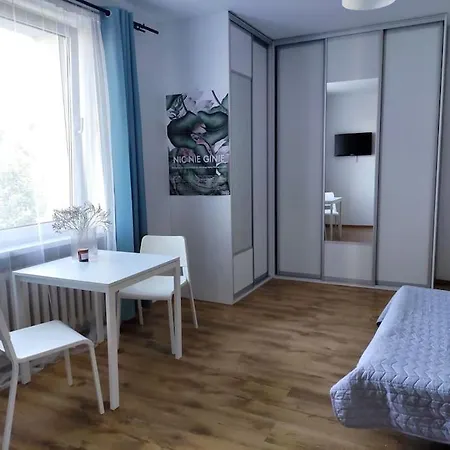 Apartament Kamienica 55 Centrum Gdyni Апартаменты *